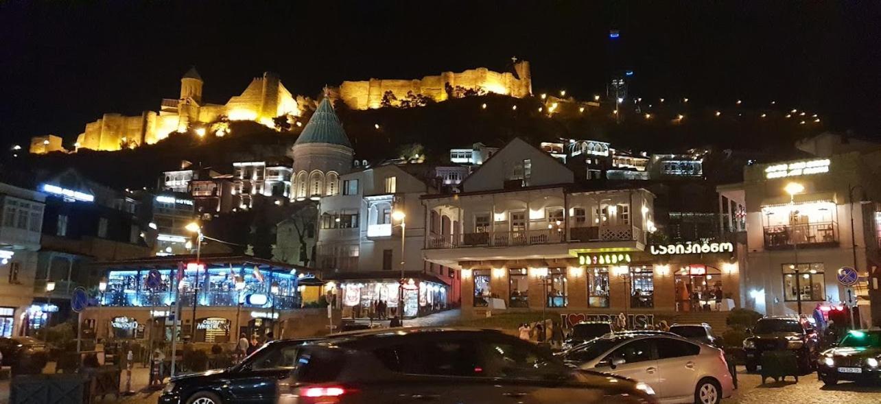 Royal Hotel Tbilisi Buitenkant foto