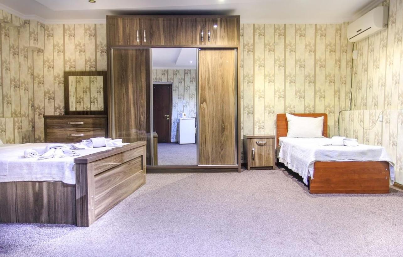 Royal Hotel Tbilisi Buitenkant foto