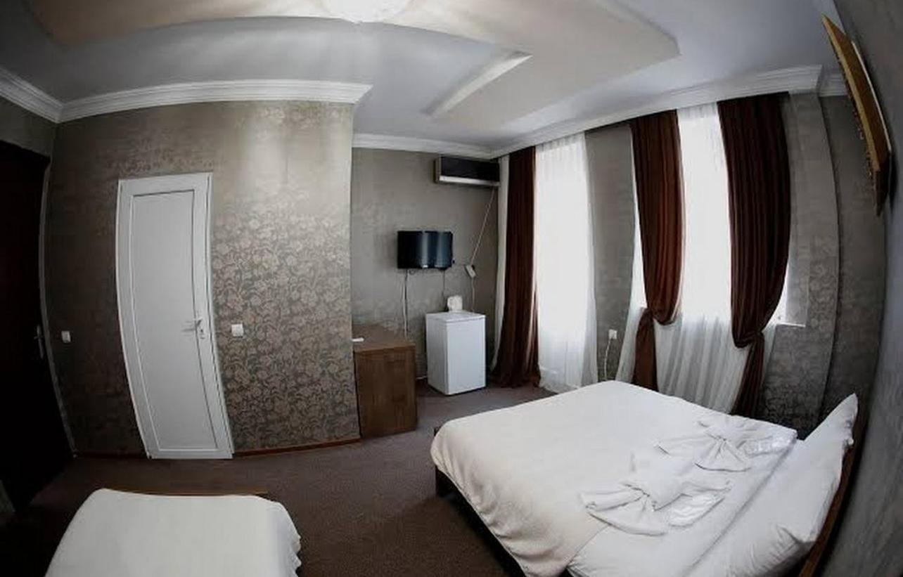 Royal Hotel Tbilisi Buitenkant foto