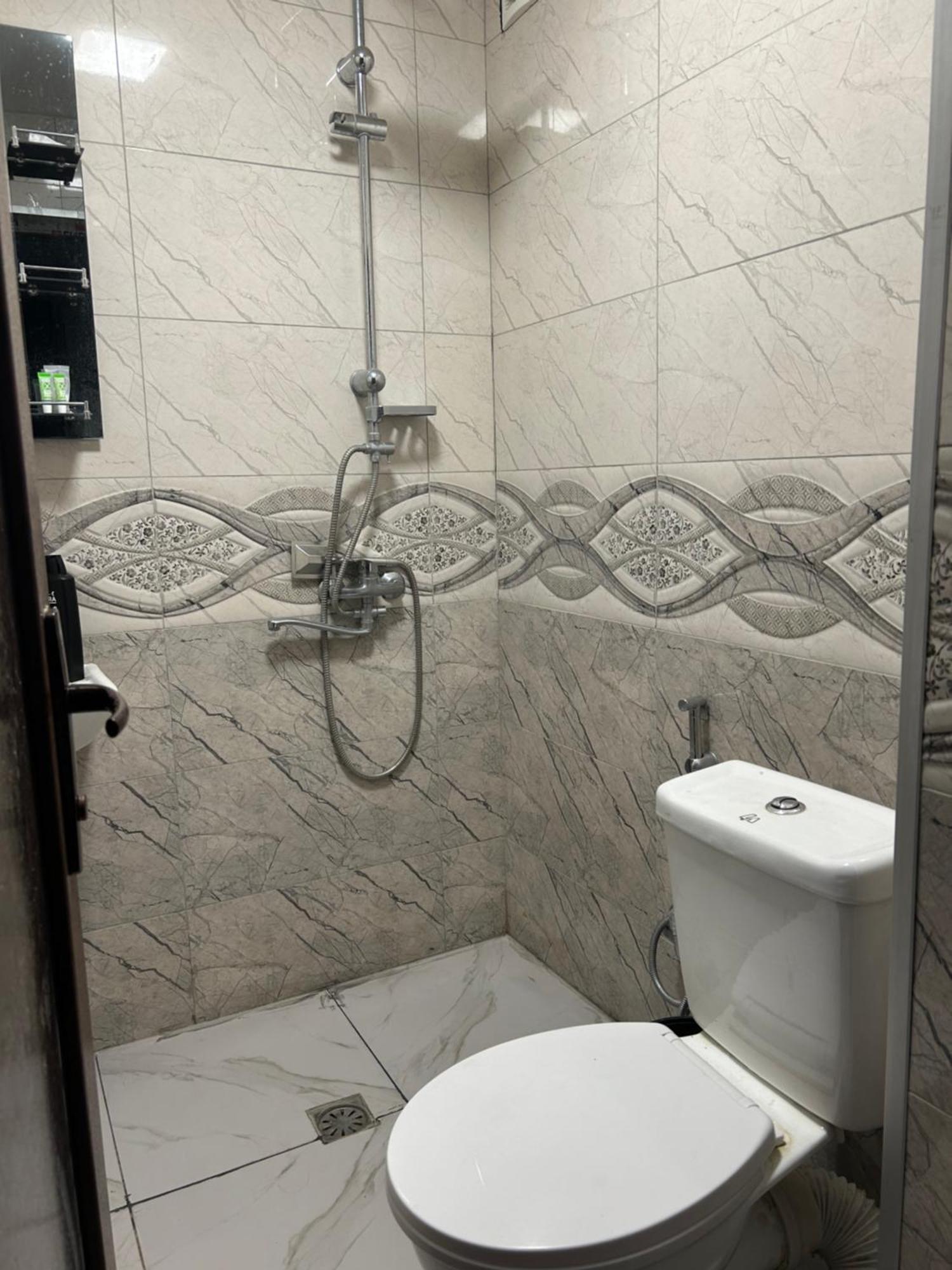 Royal Hotel Tbilisi Buitenkant foto