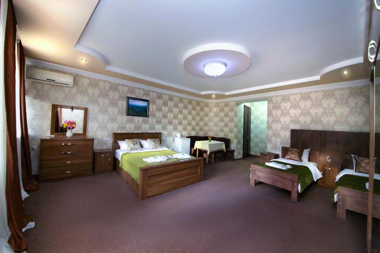 Royal Hotel Tbilisi Buitenkant foto