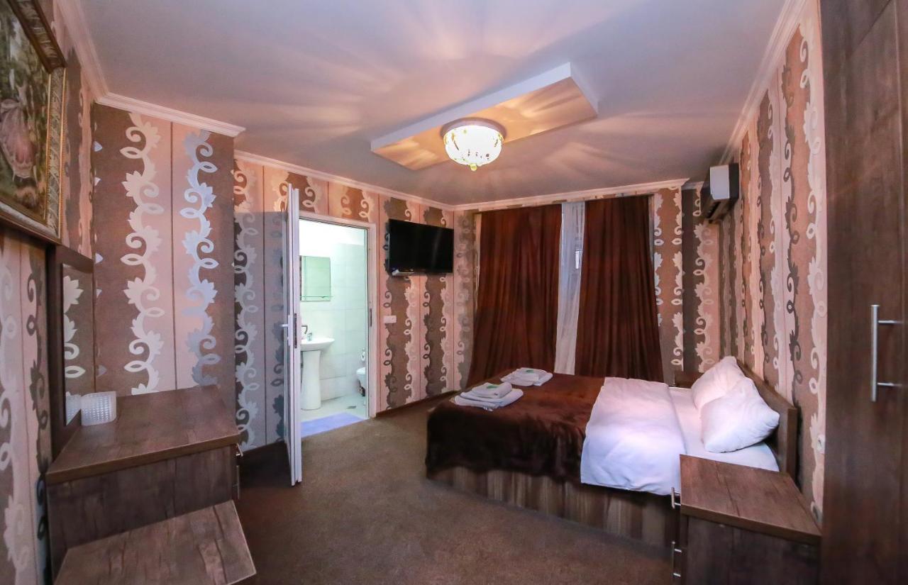 Royal Hotel Tbilisi Buitenkant foto