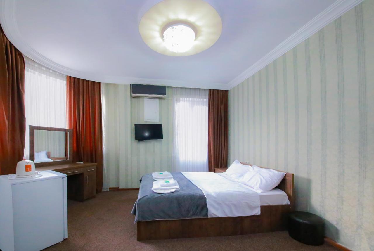 Royal Hotel Tbilisi Buitenkant foto