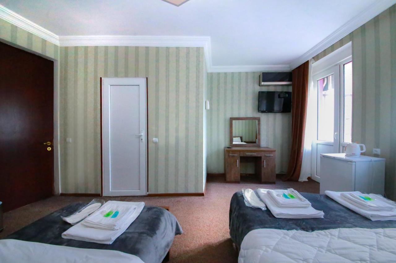 Royal Hotel Tbilisi Buitenkant foto
