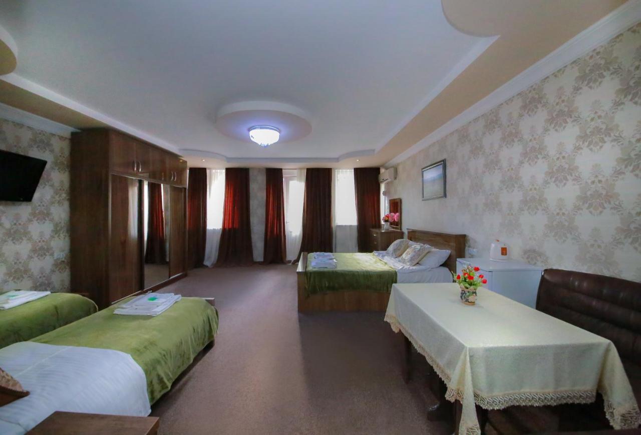 Royal Hotel Tbilisi Buitenkant foto