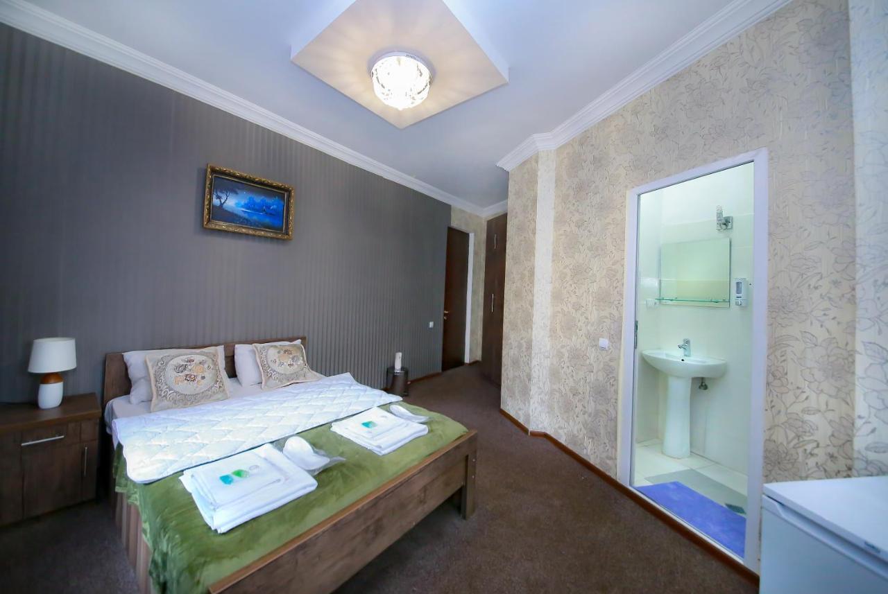 Royal Hotel Tbilisi Buitenkant foto