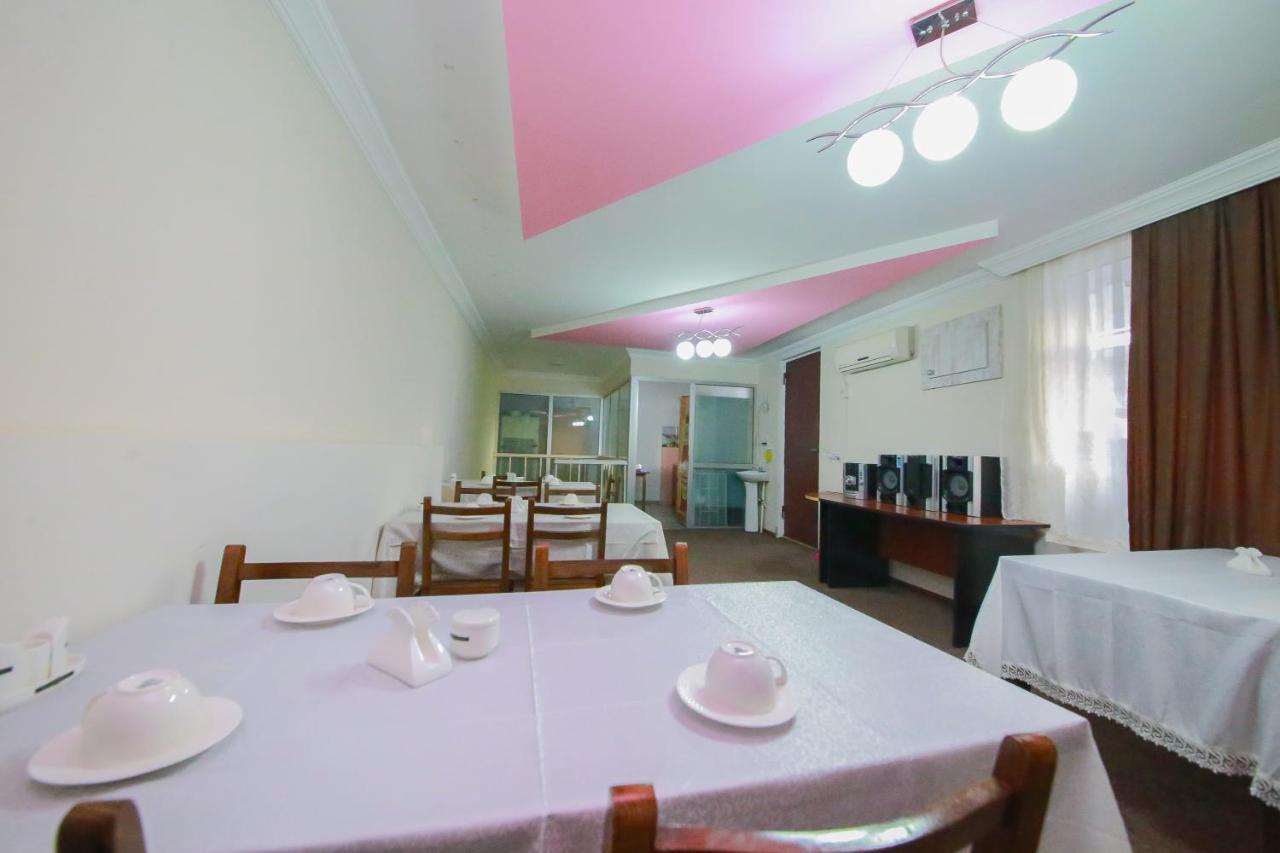 Royal Hotel Tbilisi Buitenkant foto